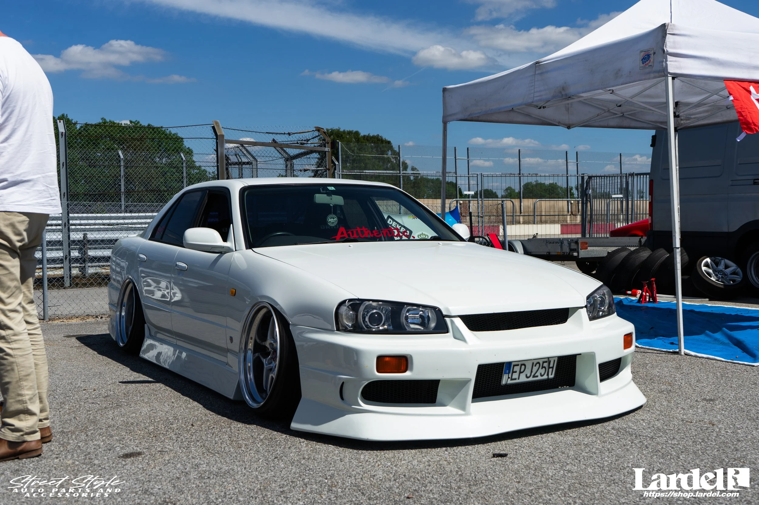 A very clean ER34 Skyline. — Lardel